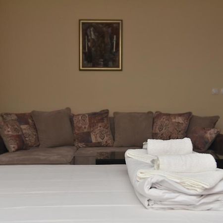Villa Lunar Lux Kruševac Buitenkant foto