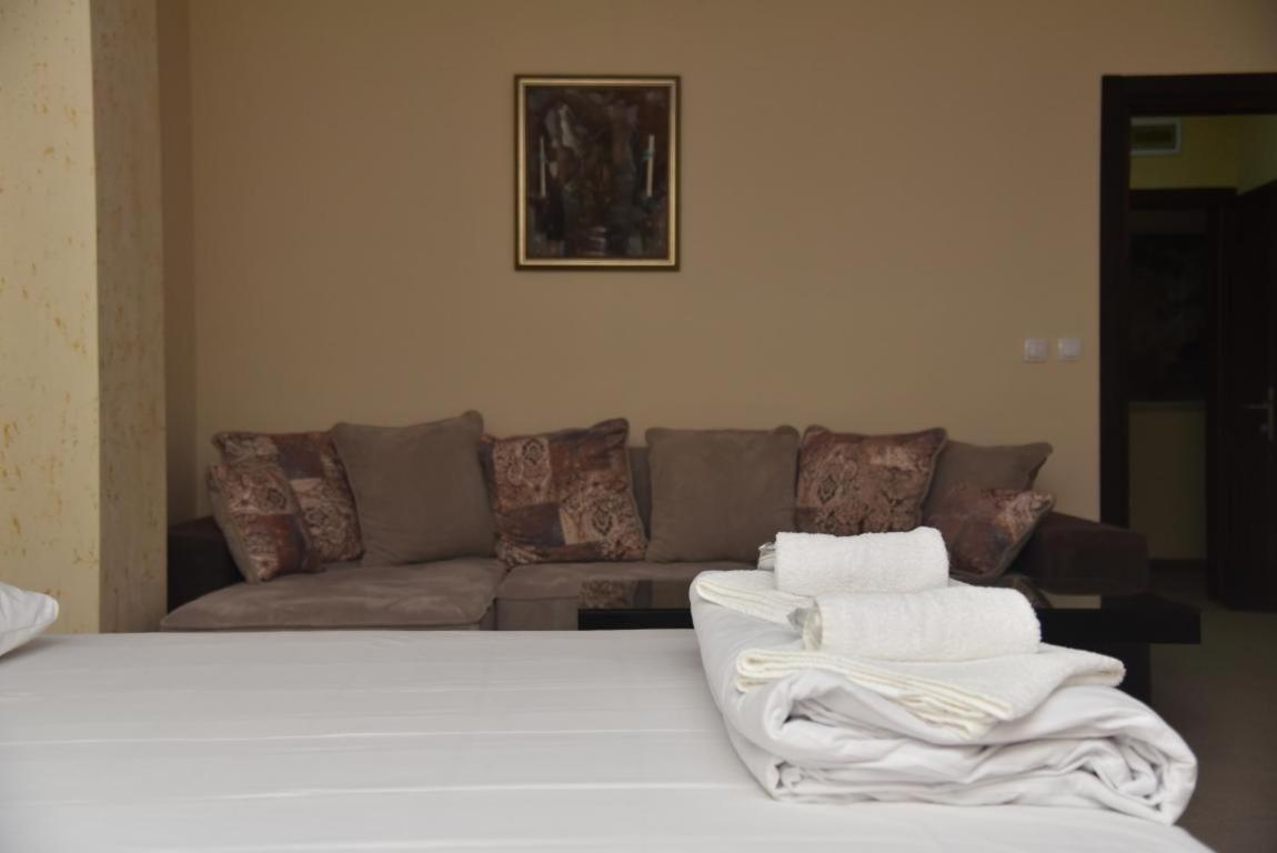 Villa Lunar Lux Kruševac Buitenkant foto