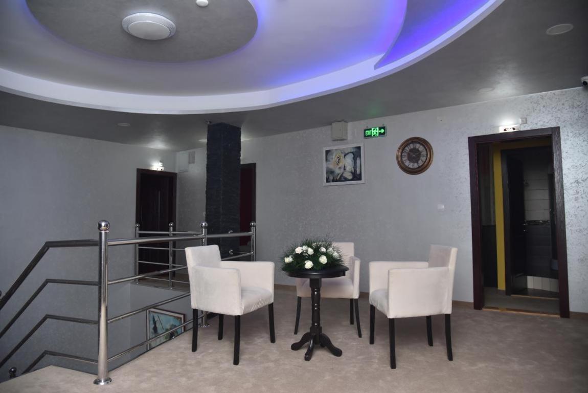 Villa Lunar Lux Kruševac Buitenkant foto